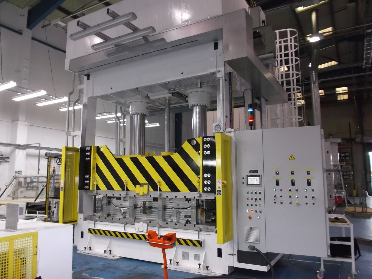 Hydraulic stamping presses Automated cells of hydraulic presses